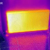 Thermal image of a second radiator after flushing